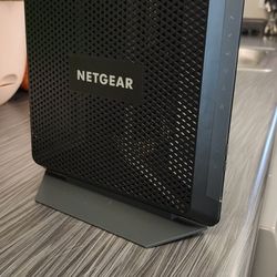 NETGEAR Nighthawk -  Cable Modem & Router