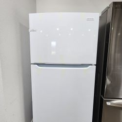 NEW TOP FRIGIDAIRE FREEZER  REFRIGERATOR  WITH  1 YEAR WARRANTY  / 1 AÑO  DE GARANTIA  POR ESCRITO 