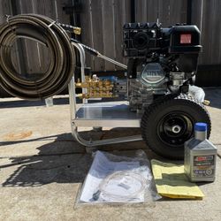 Brand new Simpson 4GPM gas pressure washer 4400psi