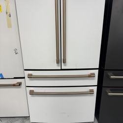 Café Matte White 28 Cu.ft 4 -door Refrigerator