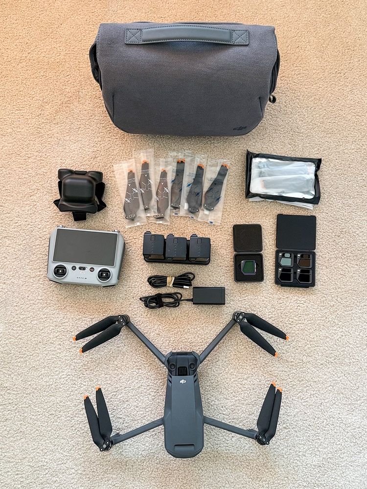 DJI MAVIC 3 with RC2 Controller