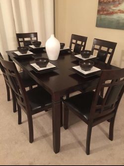 7 PCS ESPRESSO BROWN DINING TABLE WITH 6 CHAIRS INCLUDED