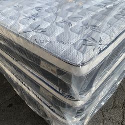 🛏Mattresses Pillow top for your comfort 🟩Same day delivery available🚛 🟠Queen sizes $199 🟡Full sizes $179 🟢Twin sizes $119 🔵Cal king $319 🟣E. K