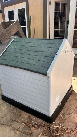 Dog house for sale