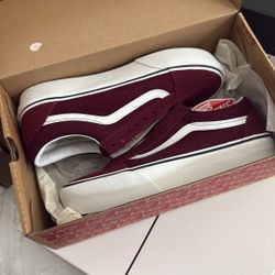Burgendy Vans Women’s Size 8.5 