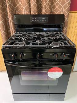 New! Stove Gas Frigidaire 5 Burners