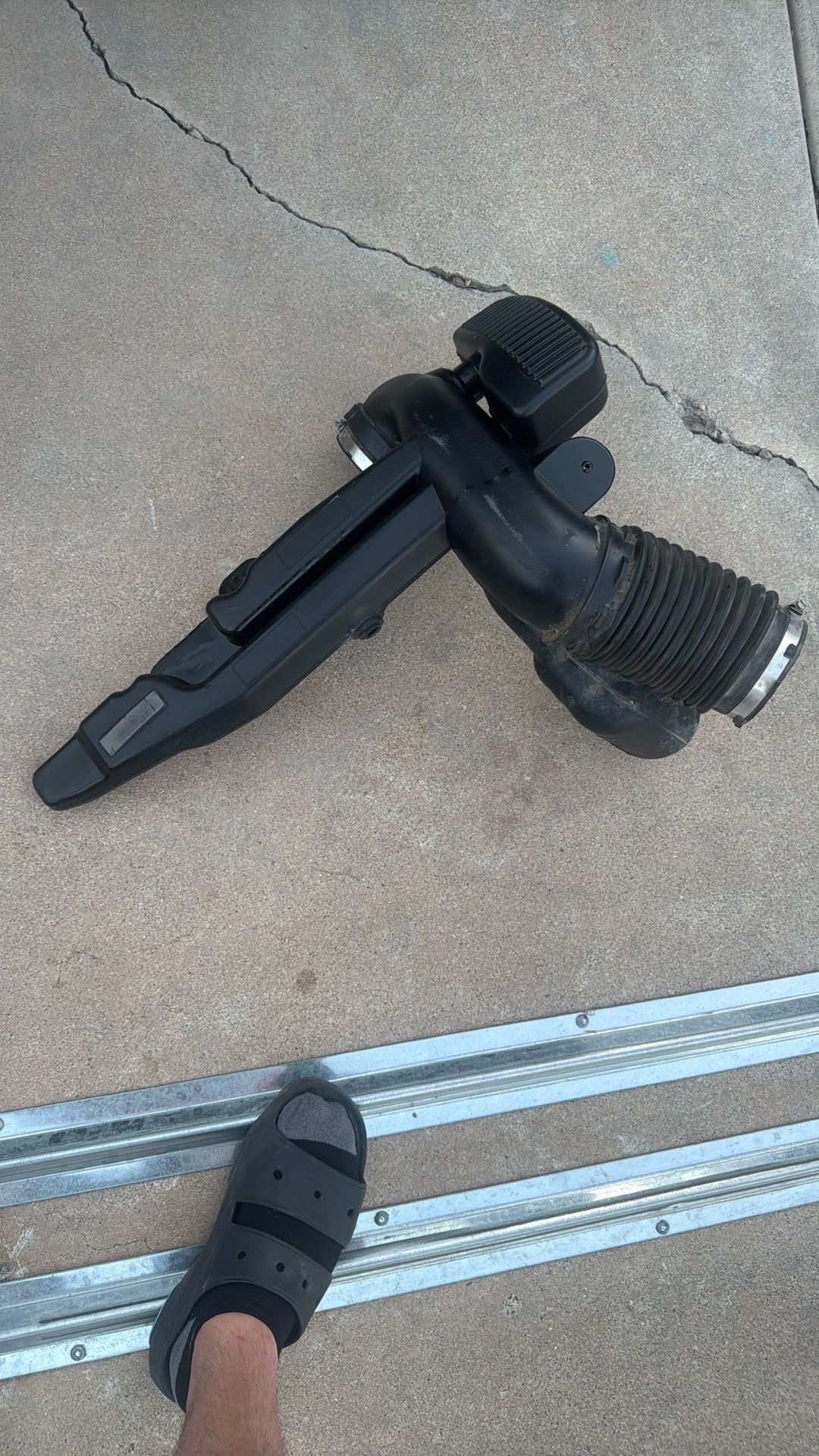 4.8 5.3 6.0 6.2 Vortec Engines Air Cleaner-Rear Intake Duct Tube Hose Gmc Yukon Denali Chevy Tahoe Oem Intake