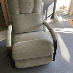 LA-Z-BOY Harbor Town Wall Recliner