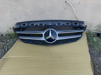 2021-2022-2023 Mercedes-Benz C43 AMG front bumper grill OEM 