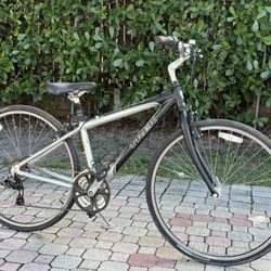 HYBRID TREK 21 SPEED FRAME SMALL   READY TO RIDE ✅