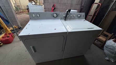 GE washer and dryer set