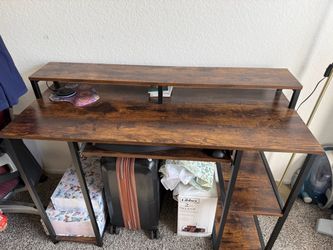 Computer desk