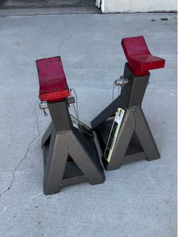 Jack stands
