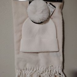 Brand New Faux Fur Beanies Scarf Set