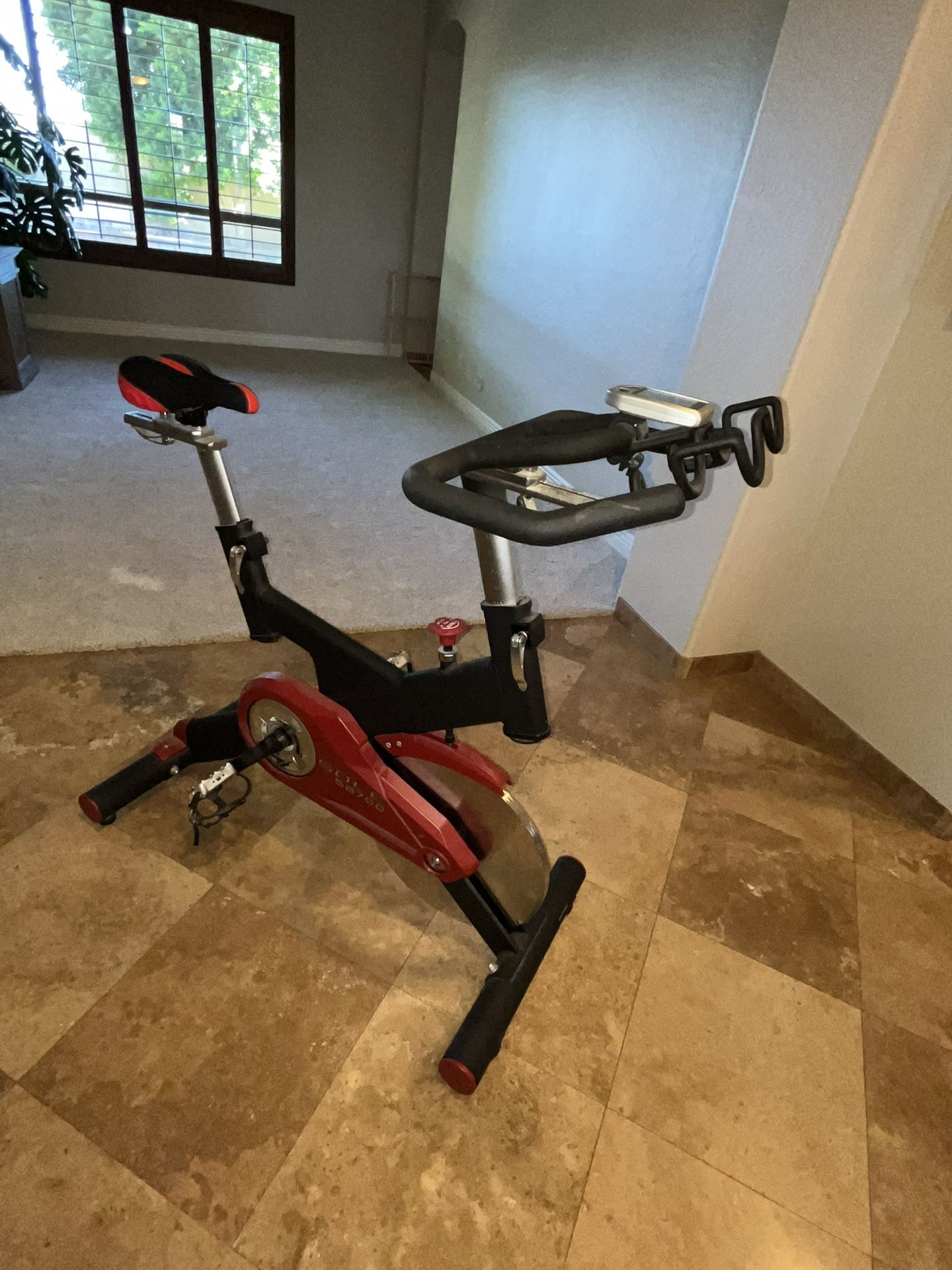 SOLE SB 700 Indoor Cycle (Spin Cycle Bike)