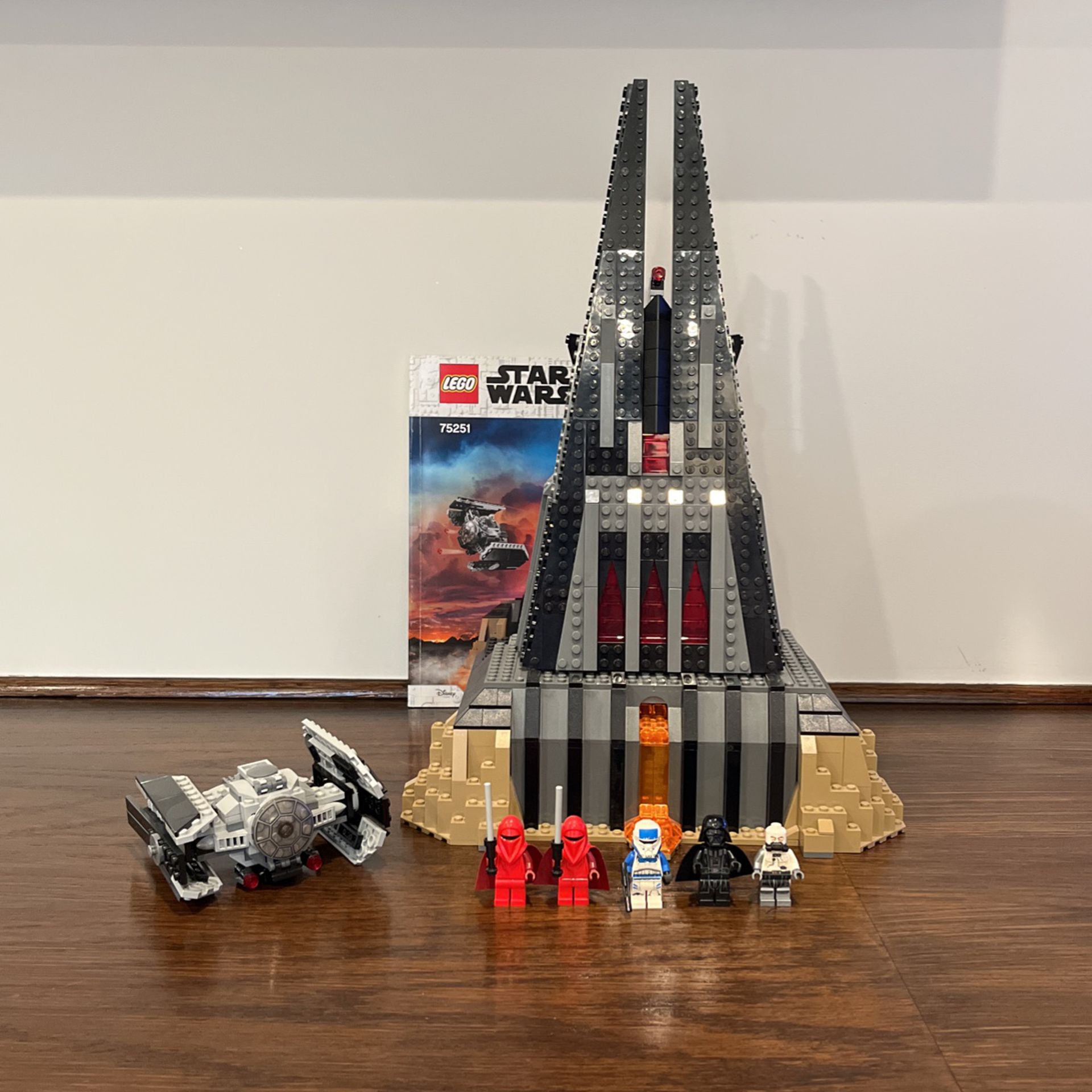 Higgins Sammenhængende Assassin Lego Star Wars 75251 Darth Vaders Castle for Sale in Los Angeles, CA -  OfferUp