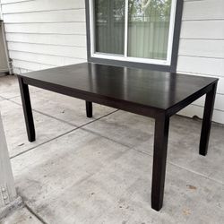 Free Dinning Table