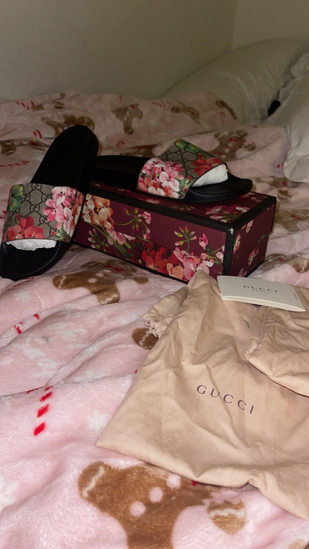 GG Bloom Gucci Slides