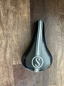 Schwinn padded BMX seat