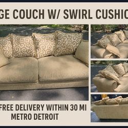 🛋️ Weekend Deal – Plush Beige Couch w/ Swirl Cushions - FREE DELIVERY (up to 10 miles)