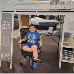 Rooms To Go Loft Bed w/Desk And Bookcase