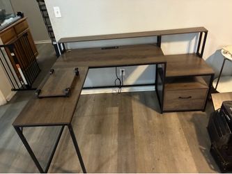 Computer desk