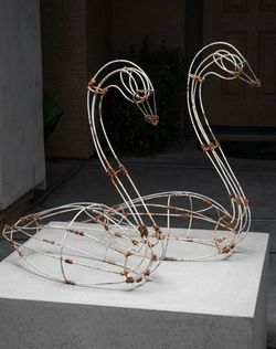 Wire swan Outdoor Decoration Frame