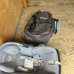 UPPAbaby Mesa Travel Bag and Car seat bases