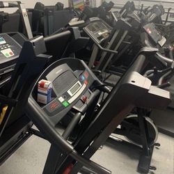 Treadmills 🏃‍♀️ Ellipticals 🏃 Rowing Machines Stationary Bikes 🚴 Weights 🏋️‍♀️ Dumbbells 💪🏻