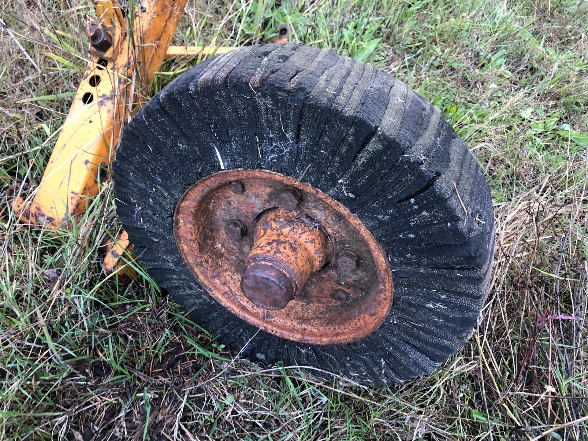 Brush hog wheel