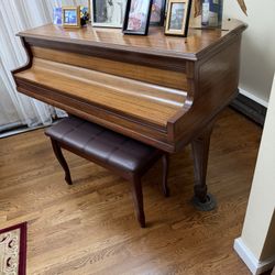 Antique Piano 