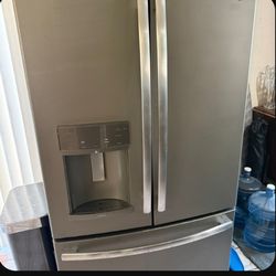 Adora series by GE energy star 27.7 cubic ft French door refrigerator $600 pr Best offer