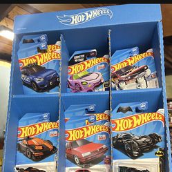Hot wheel Display With Cars 