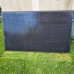 Rec 310W Solar Panel Black, Like New.