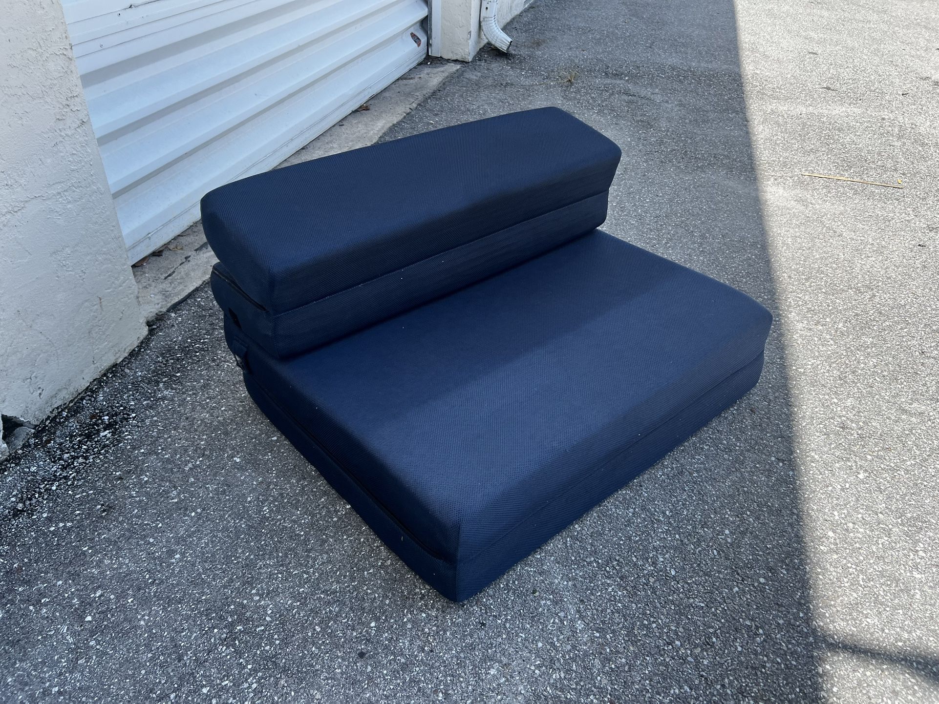 Home Decor Tools Tri-fold FoamSofa BedMattress, Navy Blue. Good condition! 