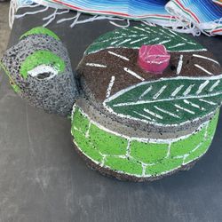 Turtle Molcahete (lid And Rock)