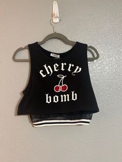 Women’s black red white graphic fishnet crop Top tank shirt size small