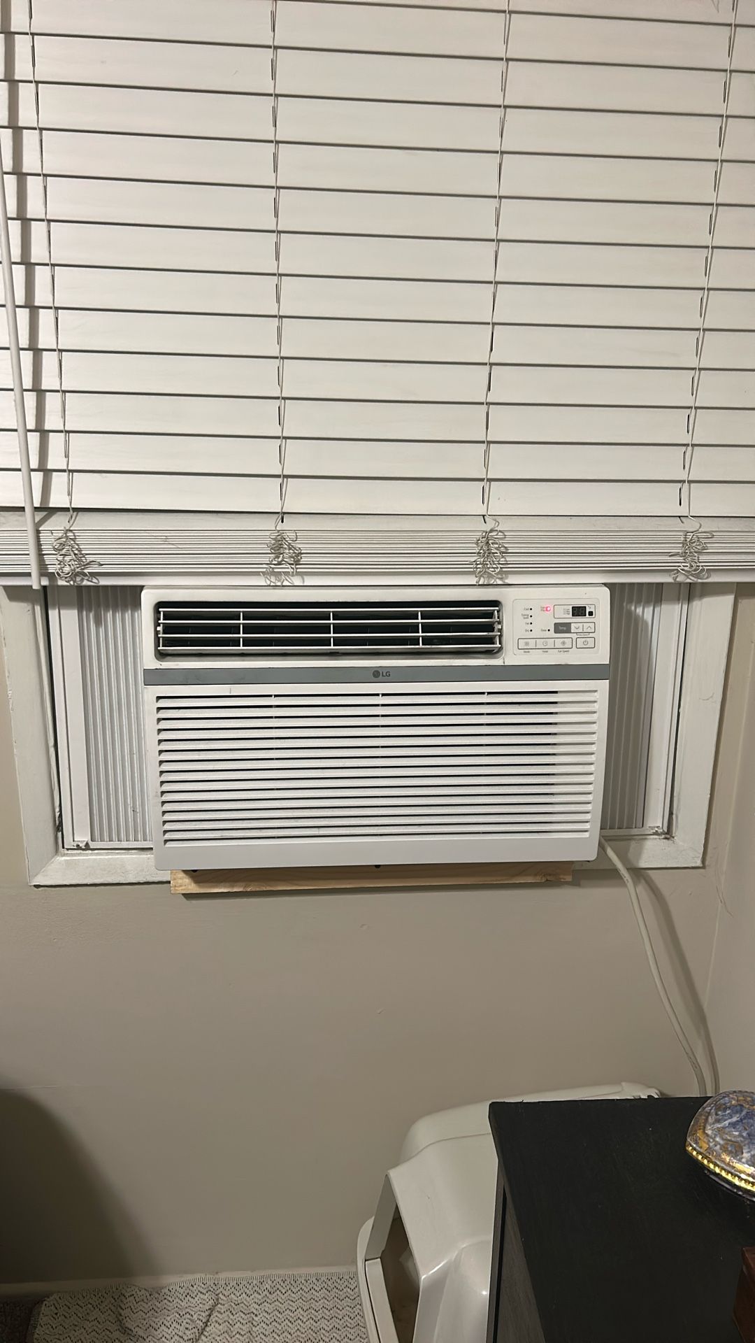 LG air Conditioner Window Unit