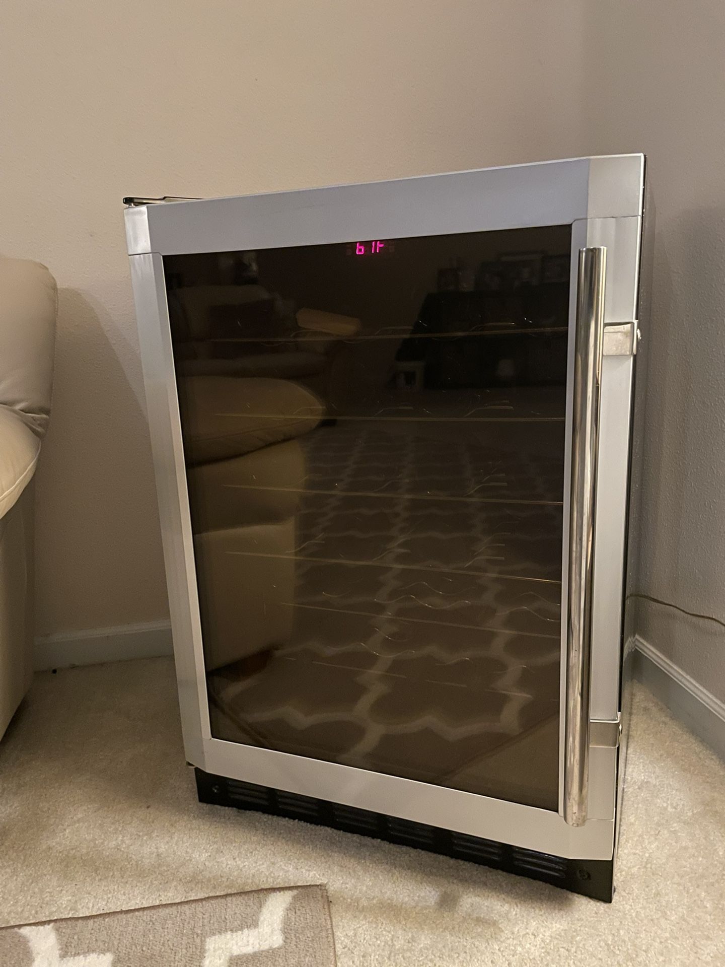 Magic Chef Wine Cooler / Fridge for Sale in WA OfferUp