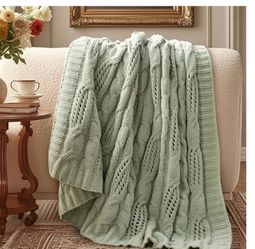 Amélie Home Chunky Knit Throw Blanket, Dual-Sided Soft Chenille Breathable Cable Knitted Blanket for Couch, Farmhouse Decorative Throw for Sofa & Chai