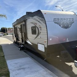 2018 Rpm Toy hauler w/garage