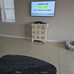 Cabinet With 2 Shelves