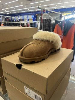 WOMENS UGGS CORQUETTE