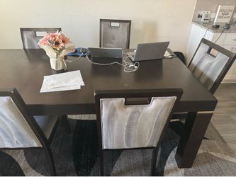 Dining Table with 6 chairs