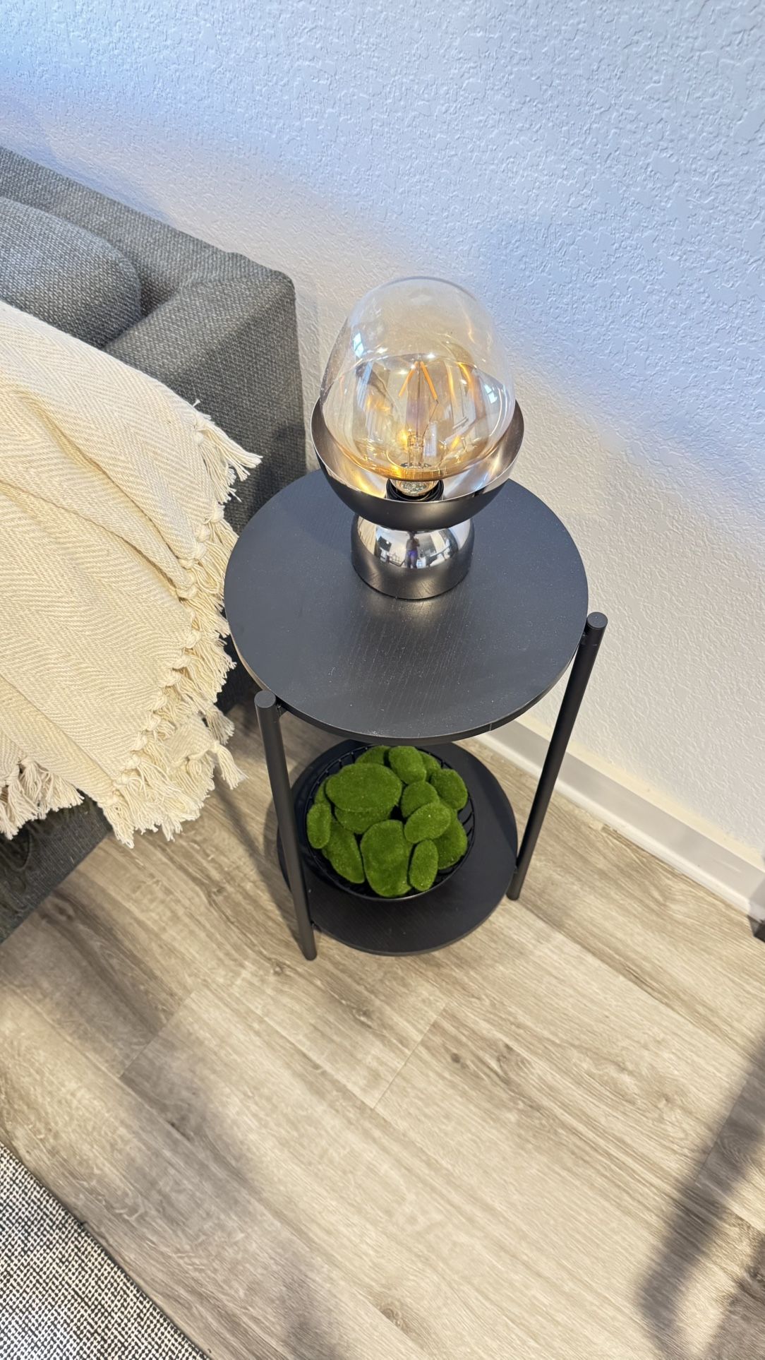 Small Black Accent End Table – Modern Design