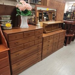 Dresser Set 