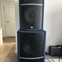 Only 2 yorkville Dj speaker (1)PL315 speakers passive 350w,(1) PS18 passive subwoofer firm price 