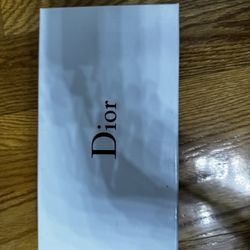 Woman’s Dior Wallet Pink