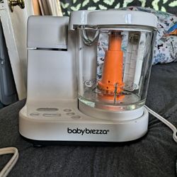 Baby Brezza Baby Food Maker With Attached Steamer