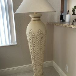 FLOOR LAMP
